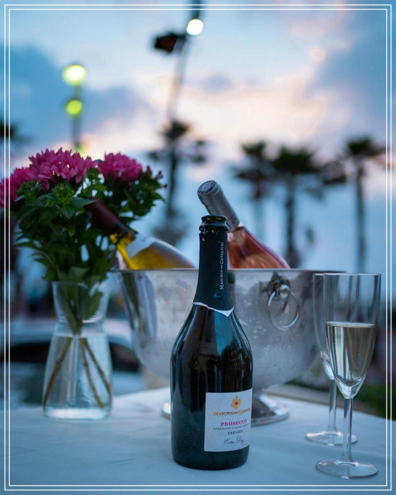 Bugrashov Beach 88 Hotel And Spa Tel Aviv Dış mekan fotoğraf